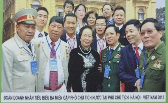 Đoàn doanh nhân tiêu biểu ba miền gặp Phó Chủ Tịch Nước tại Phủ Chủ Tịch, Hà Nội, Việt Nam 2013