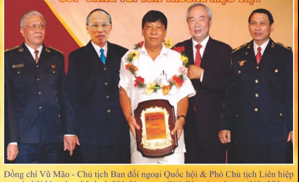 Đông Nam Dược Phi Long nhận Giải Cúp vàng thương hiệu Việt